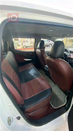 نیسان نەڤارا